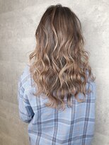 アンダーバーホワイト 天王寺阿倍野店(_WHITE)&nbsp;ナチュラルバレイヤージュカラー♪