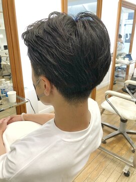 ヘッズ 本八幡店(HEADS) MEN'S HAIR  センターパート　ツイストスパイラル　コンマヘア