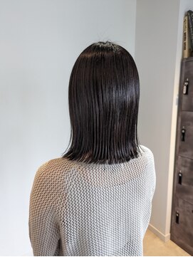 アディクト 綾瀬(ADDICT) 【ADDICT_YUKI】艶ブラック×ロングボブ