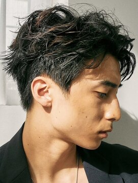 ノイ(noi) センターパートニュアンスパーマツーブロックメンズパーマ