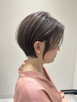 スティロ(stylo) レイヤーカットハイライトショートヘアイルミナカラーオージュア