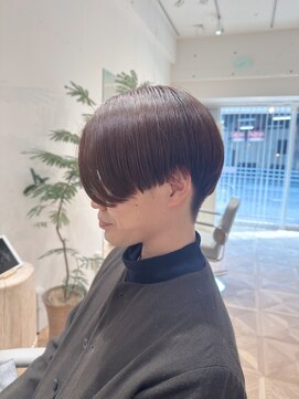 前下がりハンサムショート