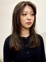 ノーム(norm) ミディアムレイヤーハッシュカットレイヤーカットレッドブラウン