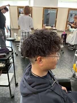 アイズ 本厚木(AIZU) ツイストスパイラルパーマ　メンズ波うちパーマ　シャドウパーマ