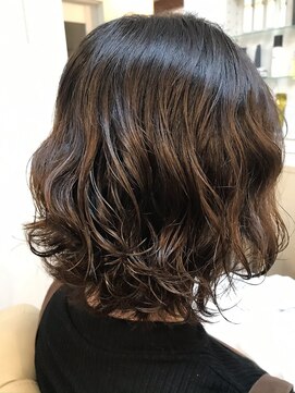 リーフ(Leaf) ふんわりパーマ