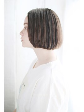 シュシュット(chouchoute) 大人かわいいこなれ美髪ミディホワイトグレージュネビージュ/044