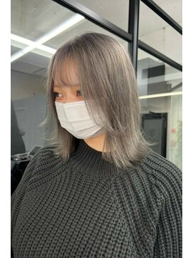 リア 大阪梅田(Ria) ～シルバーカラー～　【Ria 大阪 梅田】