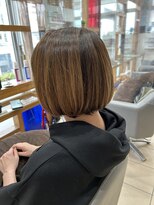 スタジオ アルファプラス 日暮里店(studio α+)&nbsp;ステップボーンカットカットボブショートハイライト白髪ぼかし