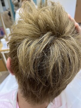 ラバフロー 小野原店(LAVA FLOW) 初BLEACH ベージュカラー