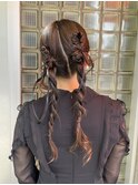 20代人気♪ゆるふわ可愛いベージュカラーツインテール編みおろし