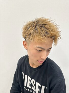 レイズアンダーバーホワイト(RAISE by _WHITE) メンズカット/メンズパーマ/メンズカラー/大分美容室