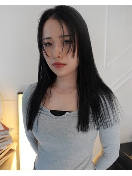 グリフィカ(grifica) 艶髪ブラックとレイヤーカット