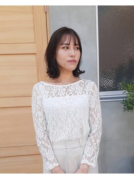 ピーロ(piilo) まろみベージュの軽やかミディアムレイヤー◯