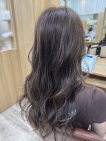 カイノ 金剛店(KAINO) 透明感カラー×レイヤーカットで動きのあるロングスタイル