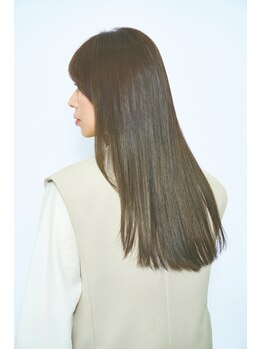 ルーネスト(LuNest)の写真/年齢によるうねりや広がりを自然に美しく整え、柔らかな艶ストレートへ