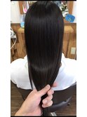 LUTINの大人かわいい柔らか艶ストレート