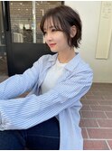 透明感のあるグレージュ くびれショートボブ