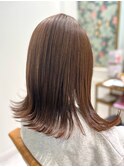 前髪とおくれ毛カットで、伸ばしかけの髪も楽しく◎