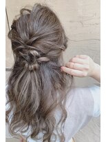 アフィナー(Afinar)&nbsp;【hiro color】インナーカラー×ヘアアレンジ