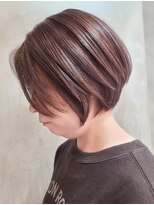 ソワネ 表参道(soigne)&nbsp;表参道大人ショートレイヤーカット白髪ぼかしグレイカラー前髪