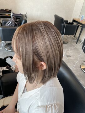 インテグリ オオタ(INTEGRI oota) グレージュ/顔まわり小レイヤーボブ