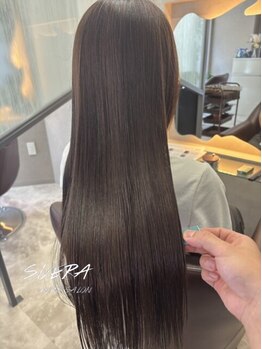 スエラ(suera)の写真/髪質に合わせてトリートメントをご提案。今までにないツヤと手触りで、あなたの髪も美しく♪