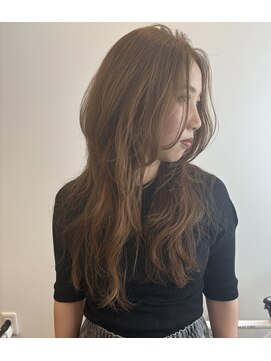 アトリエ オーツー(atelier O+O) 秋色ベージュのロングレイヤースタイル♪