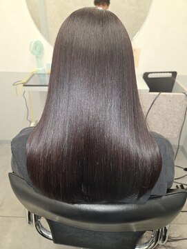 トッカ 茨木(tocca) 茨木市で唯一【縮毛矯正とカラーを同時に行える】スタイリスト★