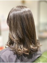 アンジー(Angee) 敏感肌の方にも優しい透明感オリーブカラー