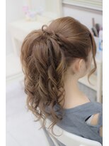 リサ 恵比寿(risa.)&nbsp;ねじりポニーテール