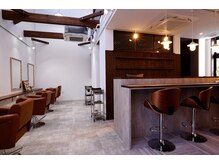 ヘアールームキュー(HAIR ROOM quu+)の雰囲気（気軽に来れるカフェ風サロンです♪）