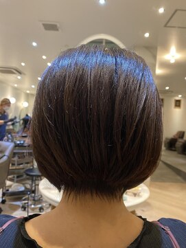 アンフィ 矢向(Anphi) ショートボブ