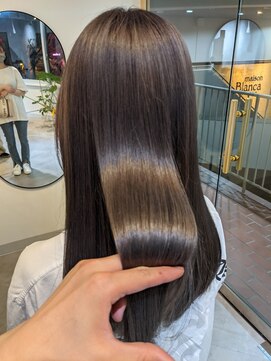 アンド(&.) ワンブリーチでできるアッシュグレー☆