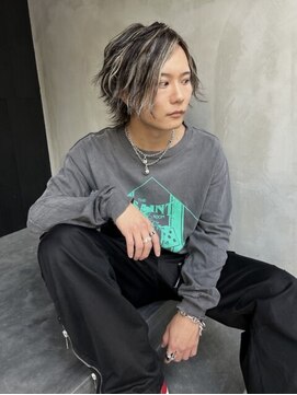 メンズ ファイブバイジエクト 堀江(FIVE by The Ect) メンズカット×ハイライト×ホワイトベージュ×波巻きスパイラル