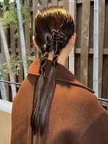 【徳岡】ヘアセットタイトツイン　アレンジロングヘアセット