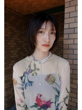 ロスタークラス(ROSTAR class) 顔まわりレイヤーボブ