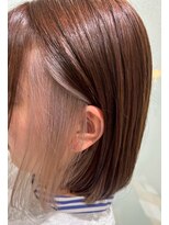 ファムバイアヴァンス(Femme by AVANCE.)&nbsp;ハイライトカラーミルキーピンクのインナーカラーボブ