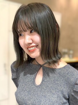 アトロ(Atoro) 明るめオリーブベージュ/ 育てるベージュ/外ハネボブ