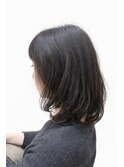 抜け感ミディアムレイヤー