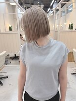 シダ(sida)&nbsp;冬に向けて「ボブ×ハイトーン」ミルクティベージュ