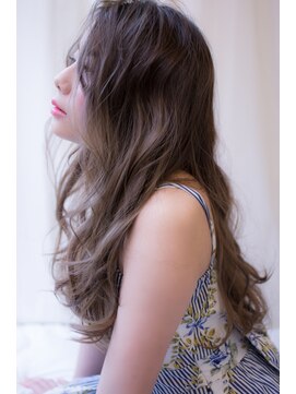 ヴィークス ヘア(vicus hair) ヌーディーベージュ×ゆるふわロング