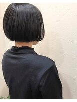 ヘアーデザイン ルシア(Hair Design Lucia) ブラックショートボブ