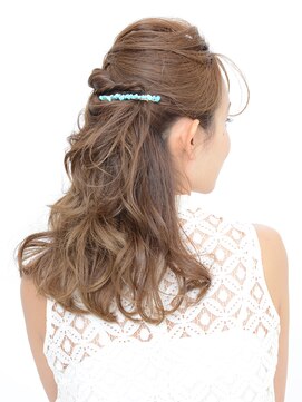 アース 盛岡南店(HAIR & MAKE EARTH) ねじりハーフアップ【EARTH盛岡南】