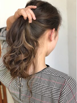 ヘアリラクゼーションリノ (Hair Relaxation Lino) インナーカラー×カーキグレージュ