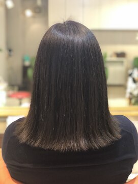 ボンビィヴァン(bon-vivant) ケアカラ-で中明度カラ-透明感を楽しむ。