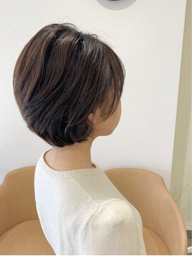 アッシュ 二俣川南口店(Ash) 耳かけ丸みショートボブ