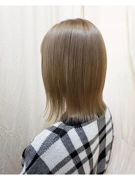 サーティーン(THIRTEEN) 艶髪♪透明感♪ハイトーン♪ロブ♪ミルクティーベージュ