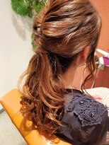 ヘアメイク ビアンエートル(hair make bie etre) カールがきれいお呼ばれスタイル