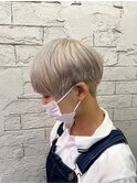 ホワイトベージュ女性のメンズカット所沢ショートヘアハイトーン