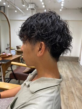 ネウィ グランデ 横浜(newi grande) センターパート/ツイストスパイラル/メンズカット/無造作